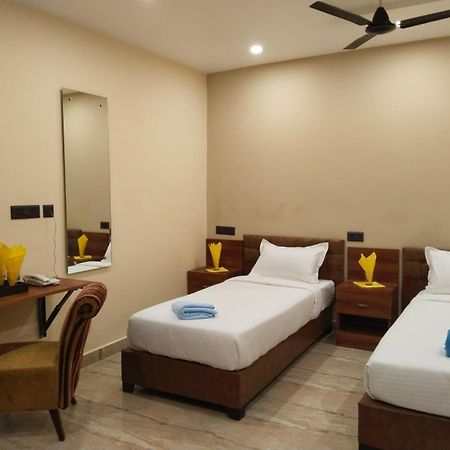 Hotel Windsor Plaza Haiderabad Buitenkant foto