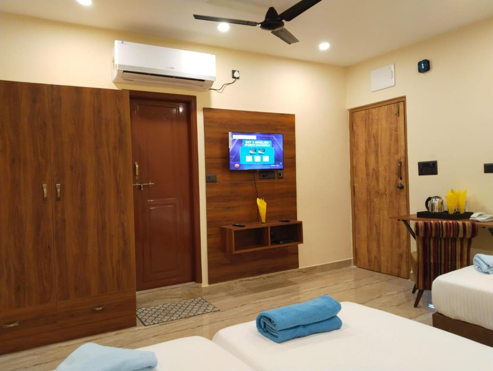 Hotel Windsor Plaza Haiderabad Buitenkant foto